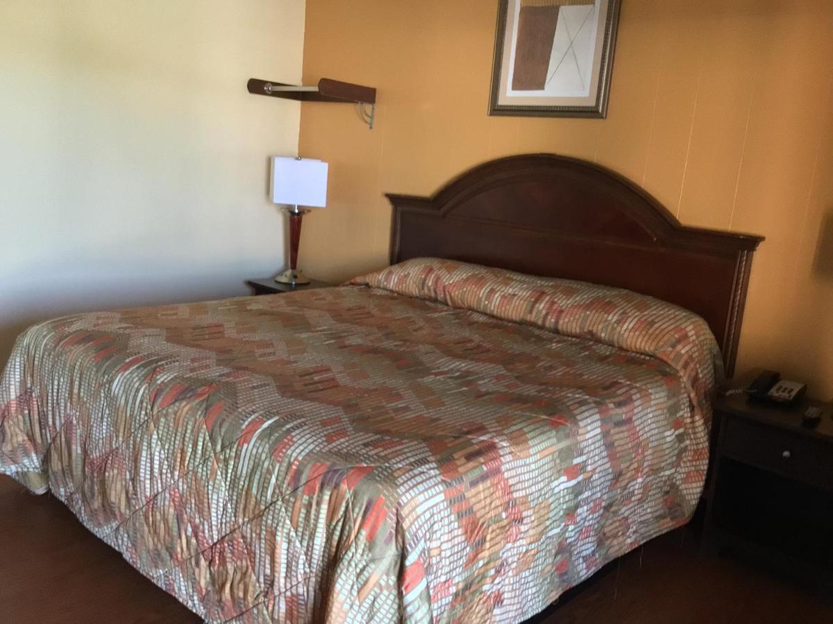 Skyland Inn - Bristol Hilander Park Εξωτερικό φωτογραφία